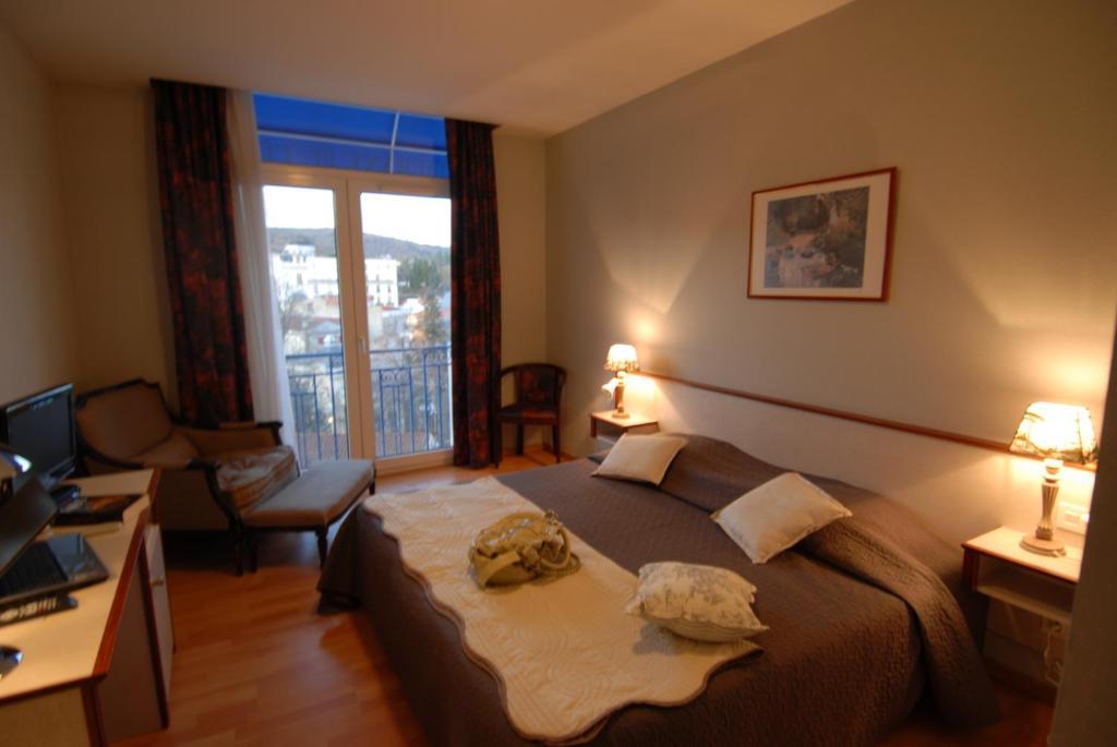 Hotel Bellevue Châtel-Guyon Exterior foto