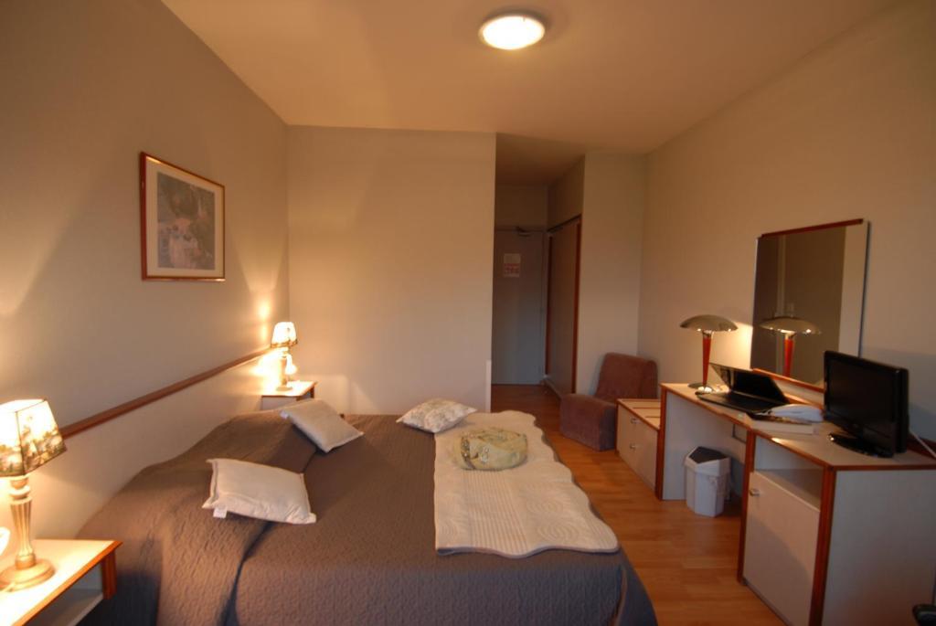 Hotel Bellevue Châtel-Guyon Zimmer foto