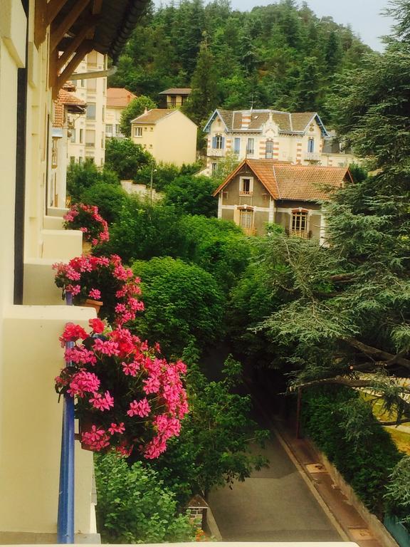 Hotel Bellevue Châtel-Guyon Exterior foto